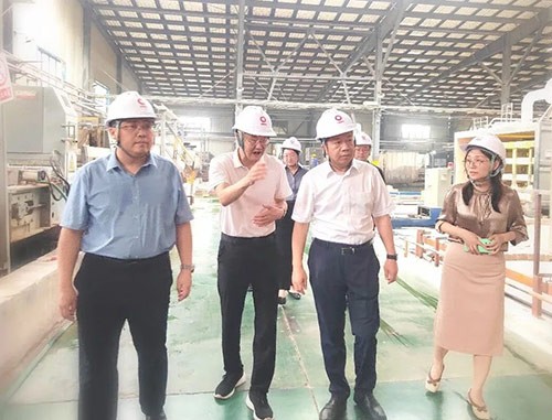 中材高新领导一行调研江西中材